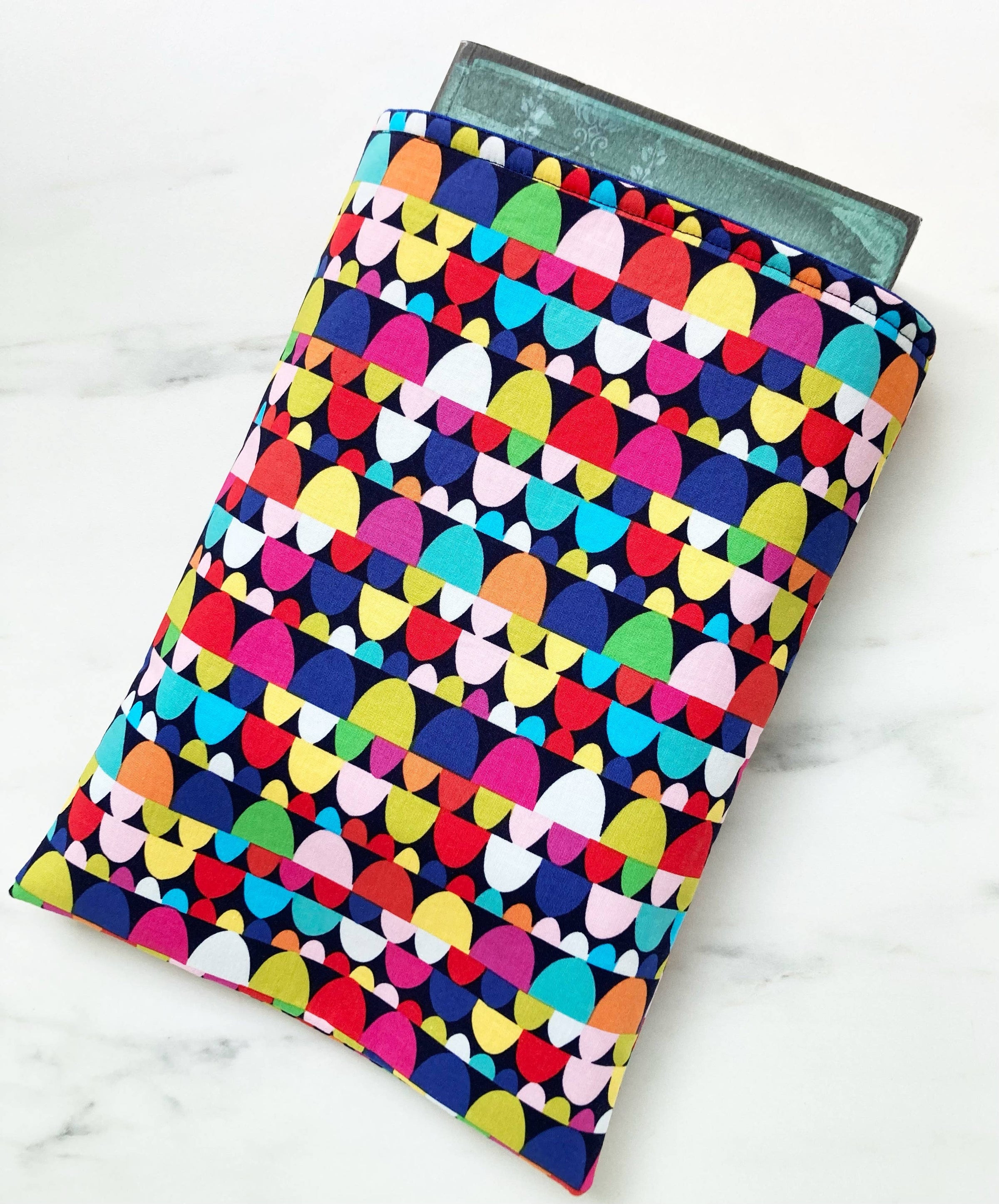 Happy joy (semicircles) - padded book sleeve, book pouch