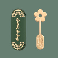 Lip Care Spatula, Gold Daisy