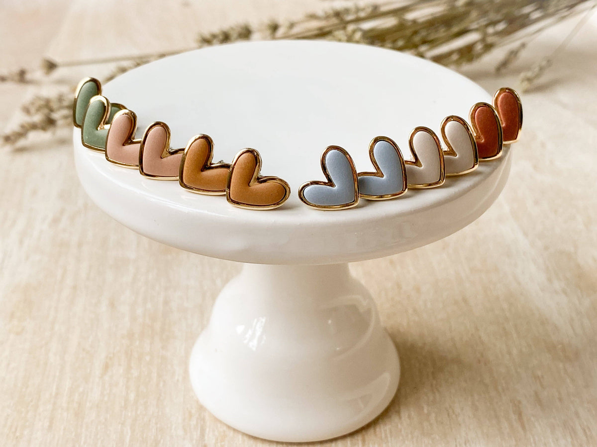 Laine Studs