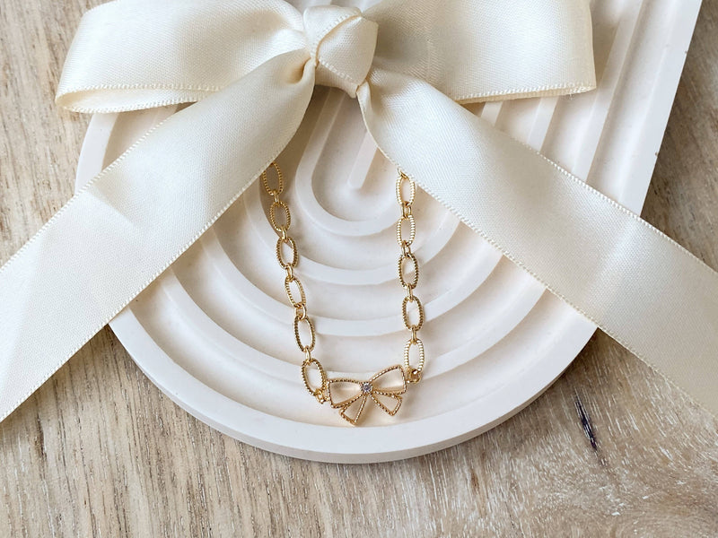 The Rue Necklace
