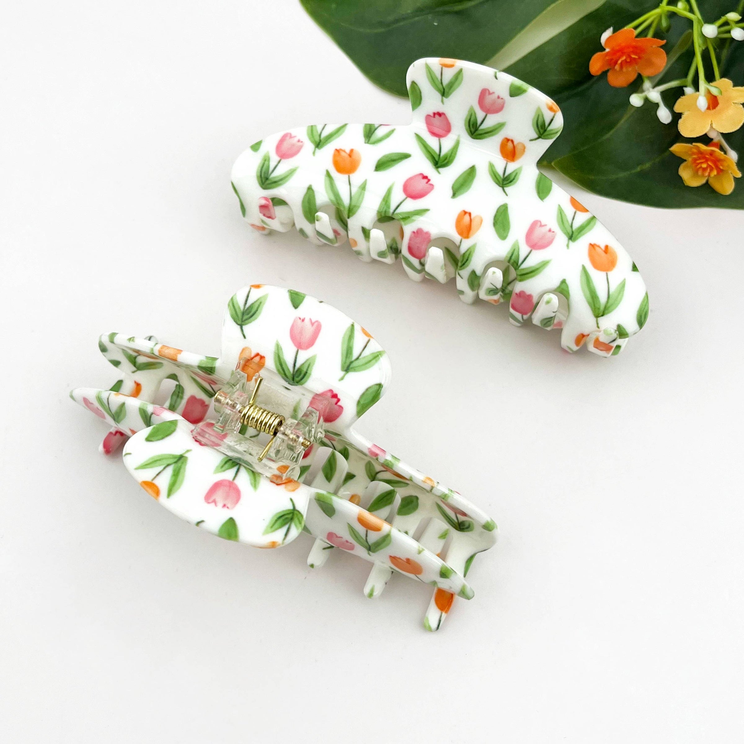 Tulip Oval Hair Claw Clip
