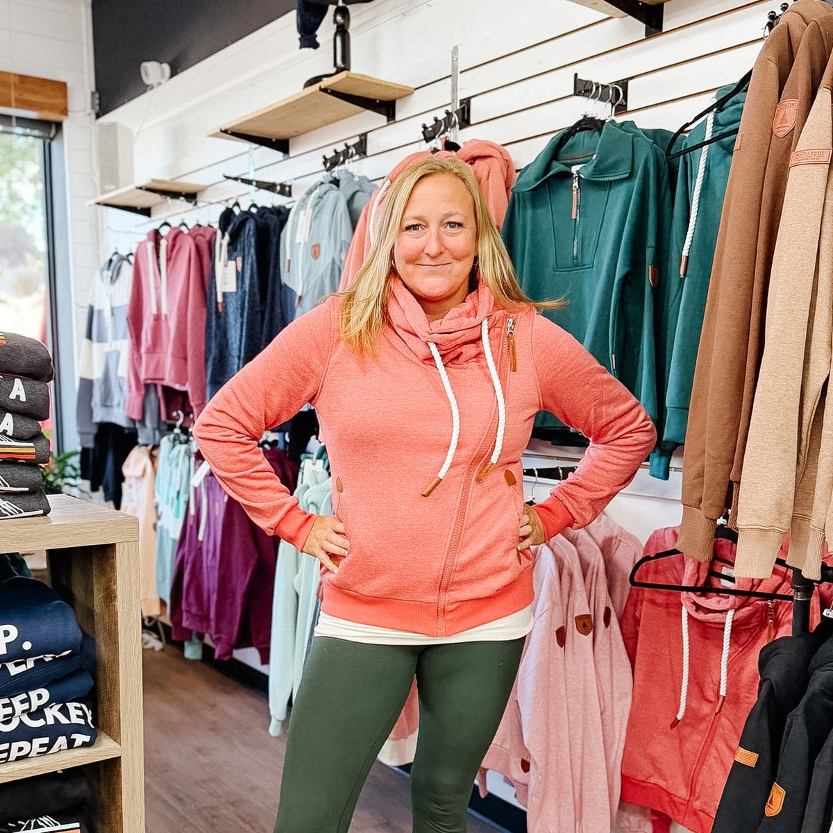 Hestia Hoodie Maple Red