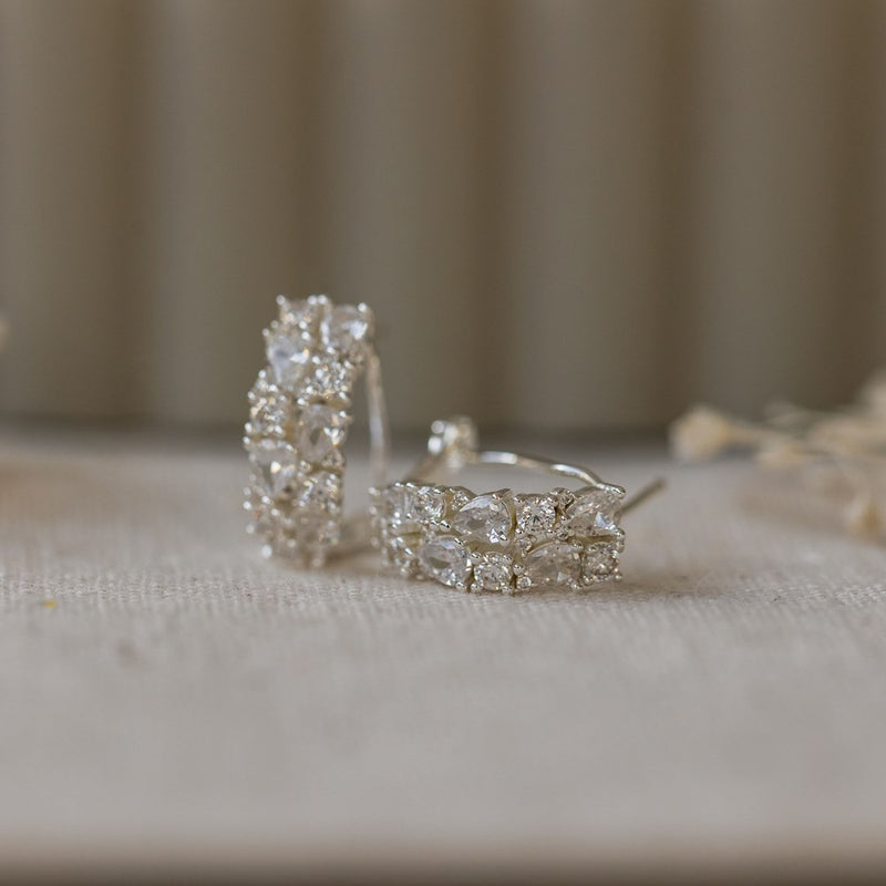 Lustrous Studs - Clear