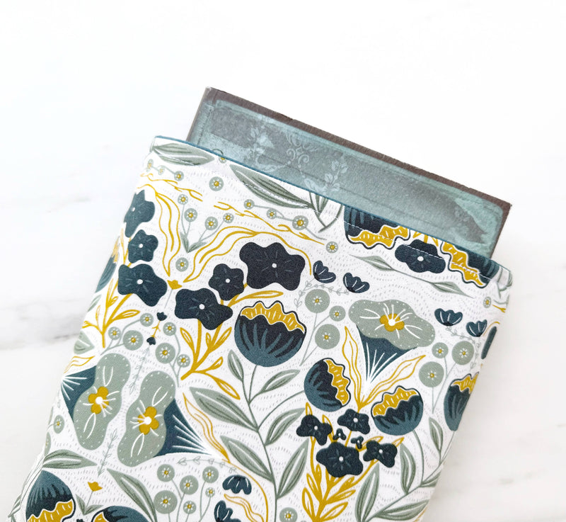 Nocturnal flora - padded book sleeve, book pouch