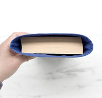Fancy floral (lt. blue) - padded book sleeve, book pouch