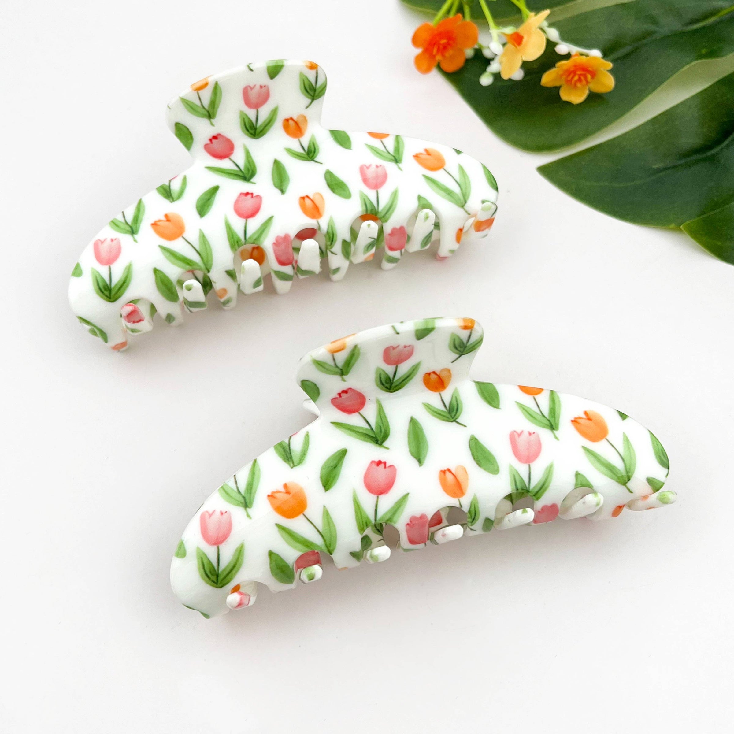 Tulip Oval Hair Claw Clip