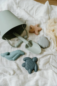 Seafoam Bucket with ocean characters