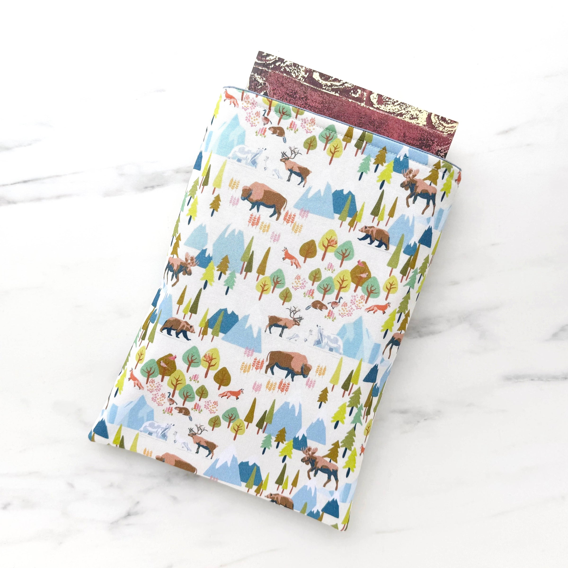 Canada coast to coast - padded book sleeve, book pouch