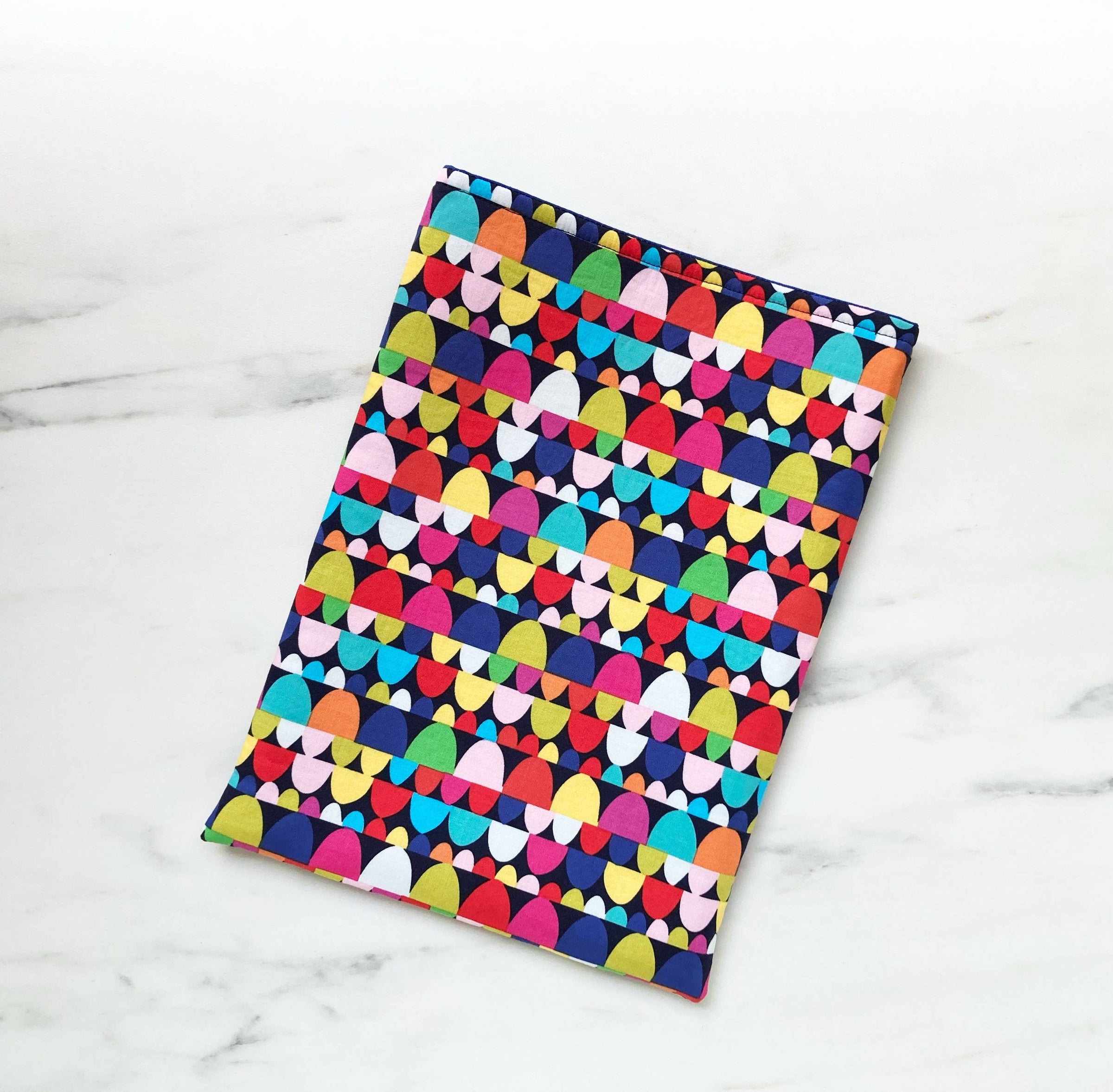 Happy joy (semicircles) - padded book sleeve, book pouch